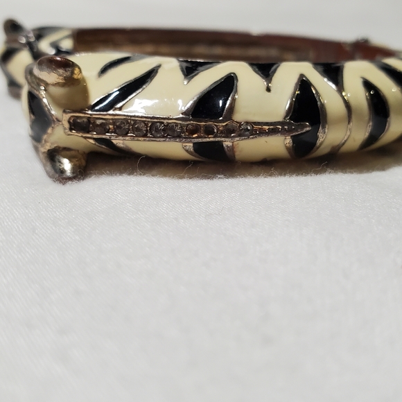 CLEARANCE-now or never! - Picture 2 of 5